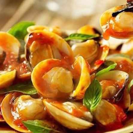 Nghêu biển hấp / cháy tỏi