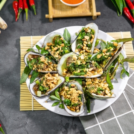 Sò lông hấp sả / nướng mỡ hành