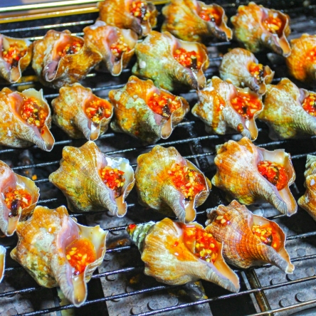 Ốc đỏ nướng tiêu xanh / nướng muối ớt